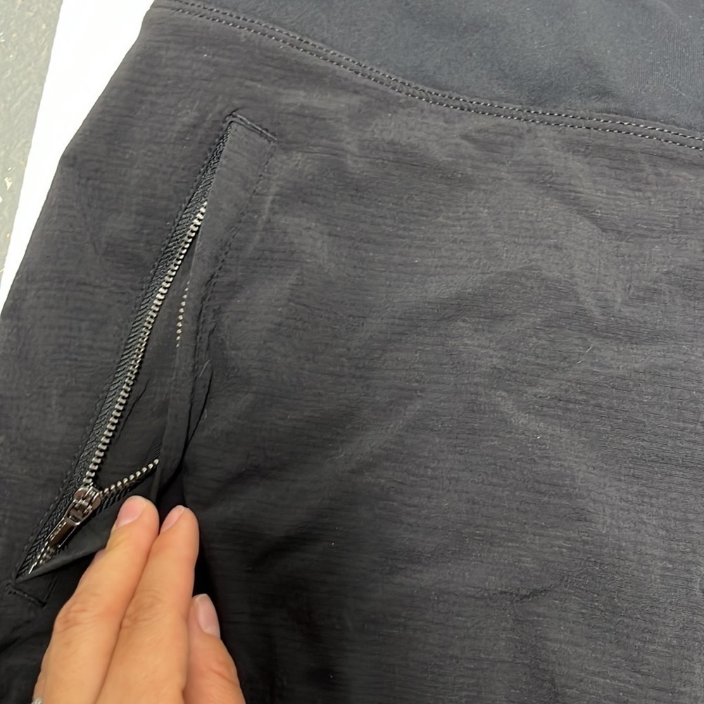 Athleta Trekkie North Shorts size 26 plus size black - Picture 3 of 6